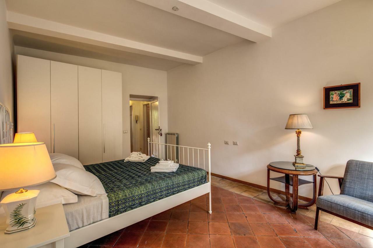 Campo Di Fiori 2 Bedroom Via Giulia * Rom
