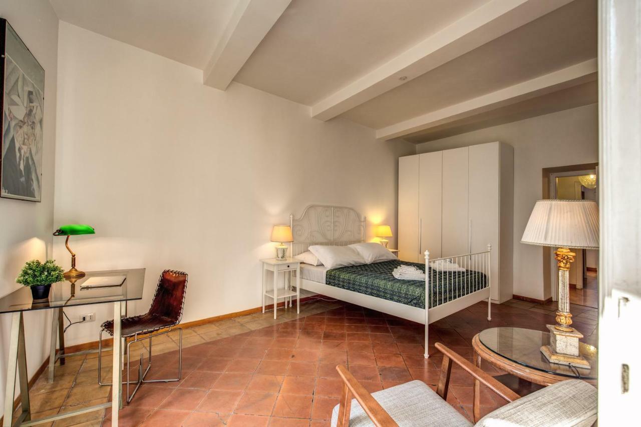 Campo Di Fiori 2 Bedroom Via Giulia Lägenhet